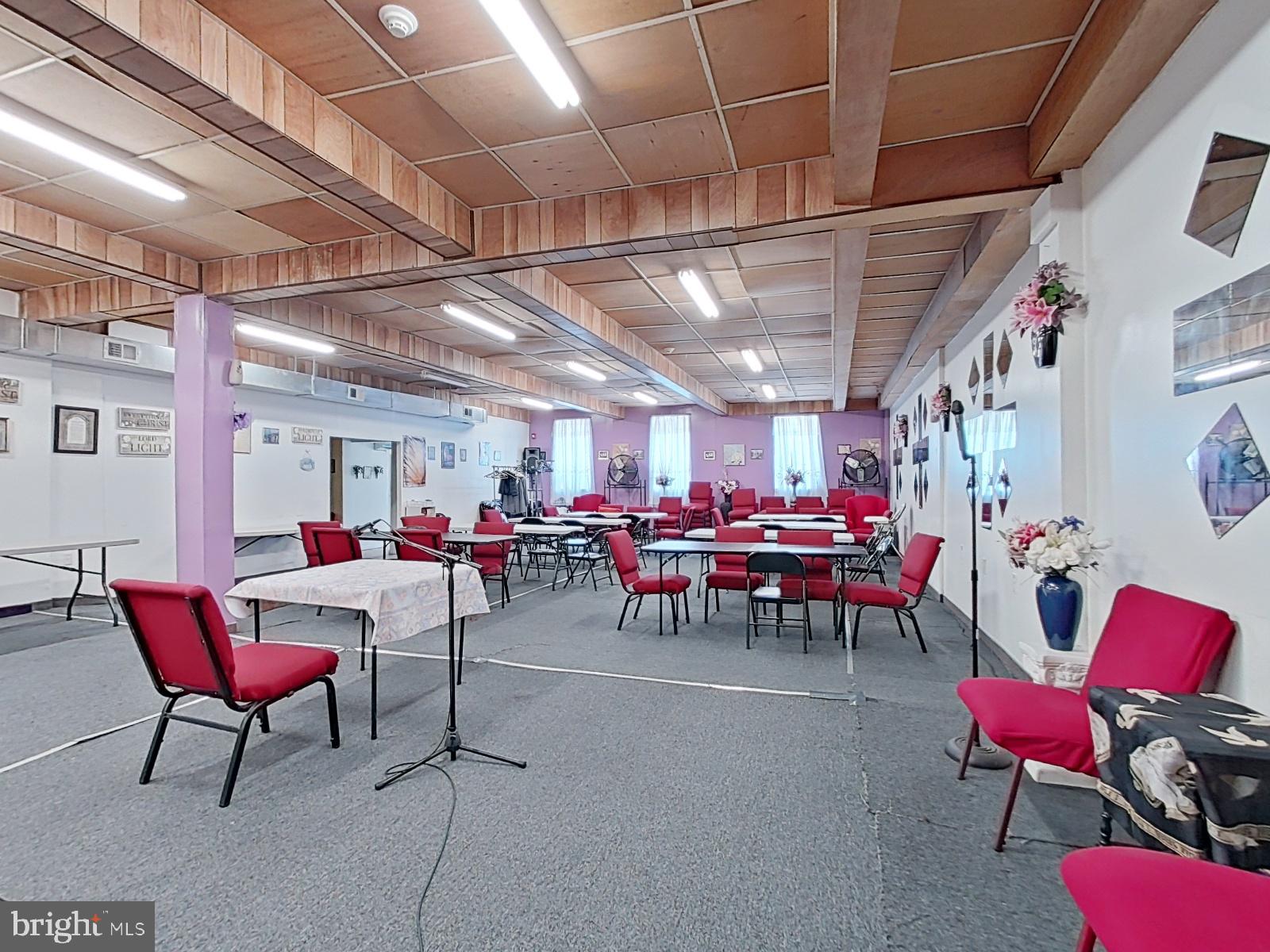 FRANKFORD - Commercial Sale