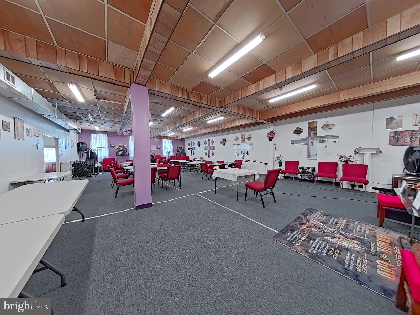 FRANKFORD - Commercial Sale