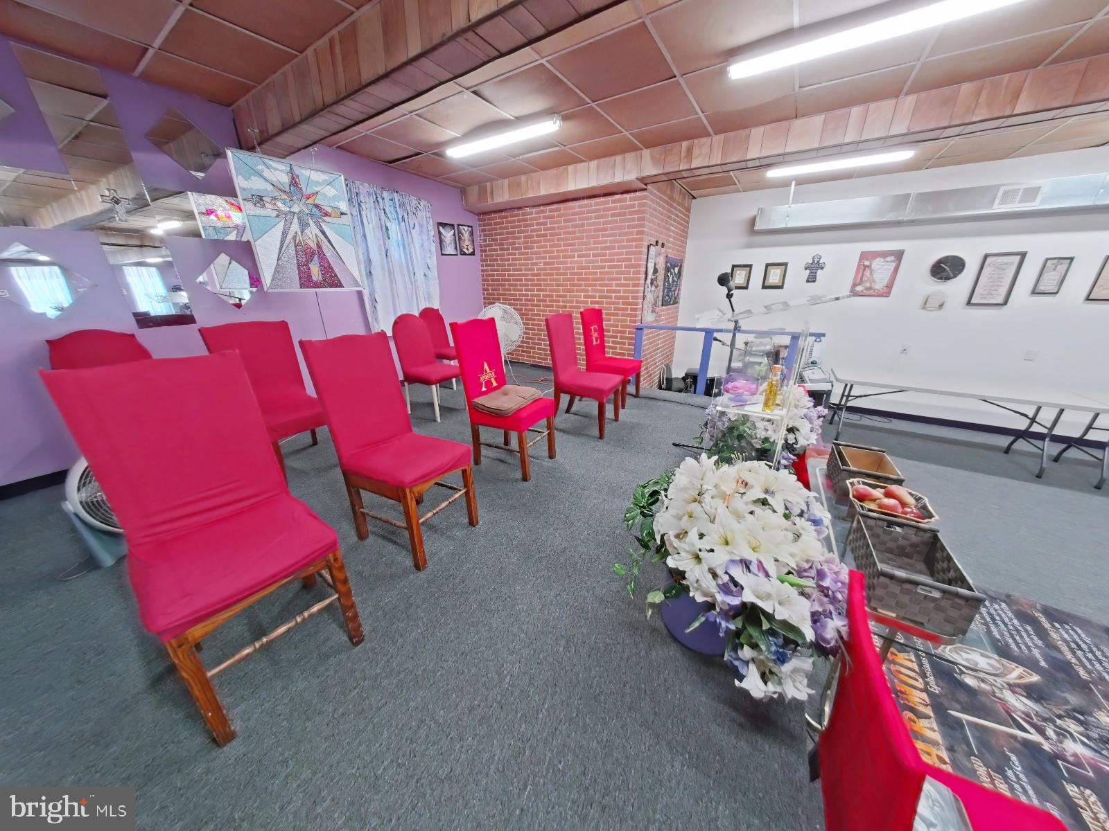 FRANKFORD - Commercial Sale