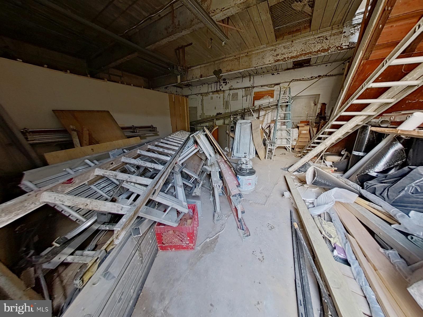 FRANKFORD - Commercial Sale