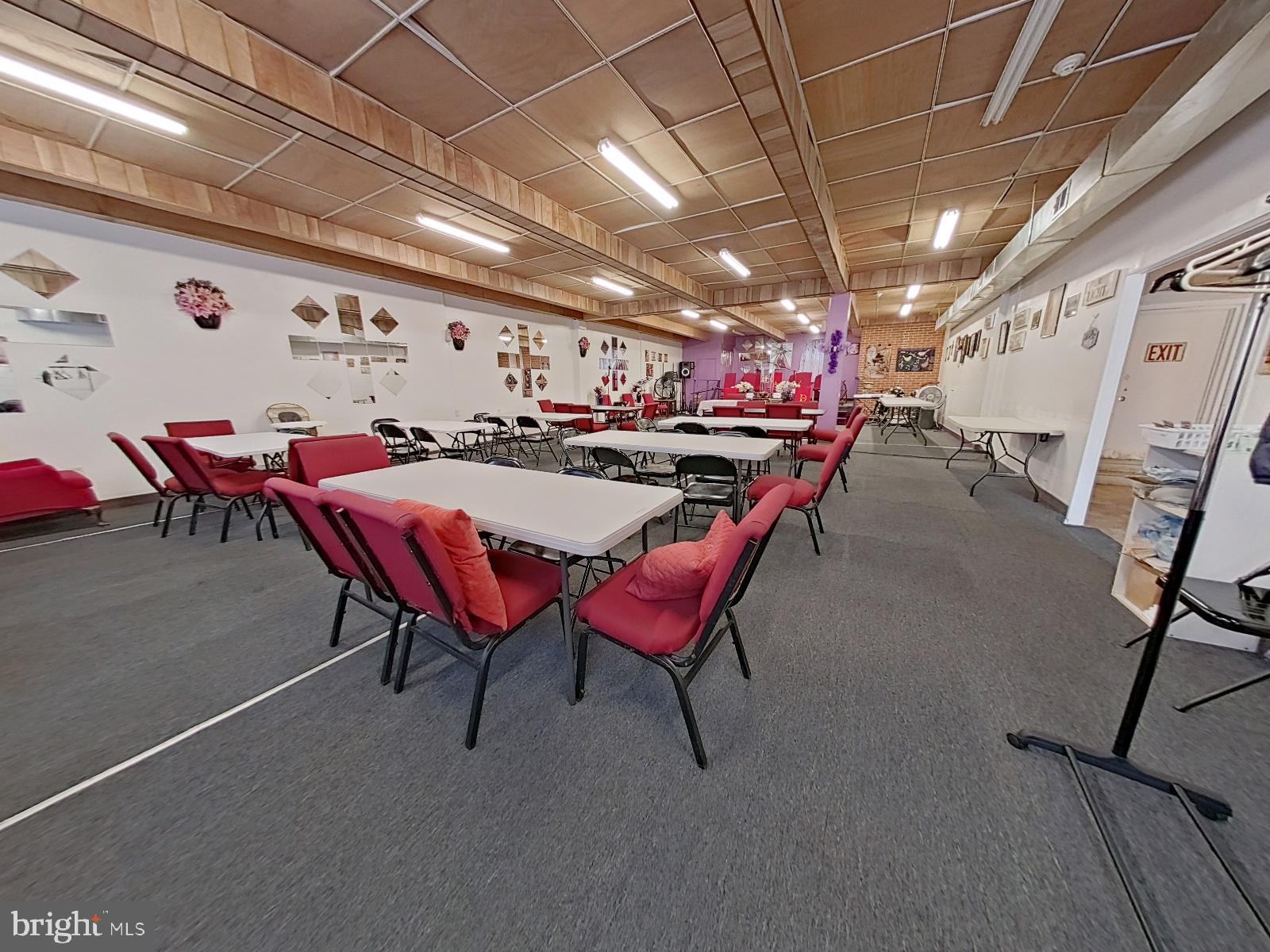 FRANKFORD - Commercial Sale