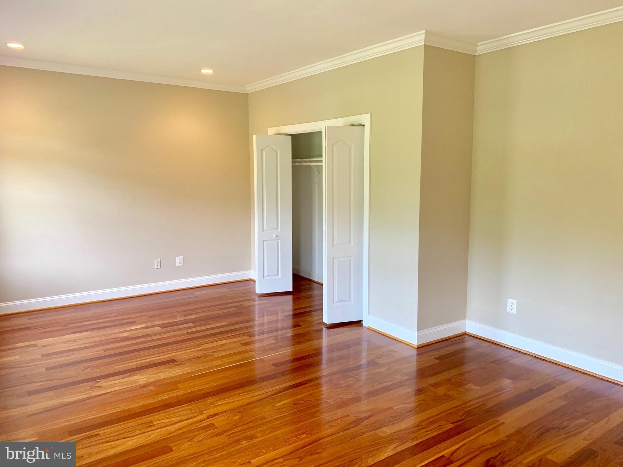 CLIFTON - Residential