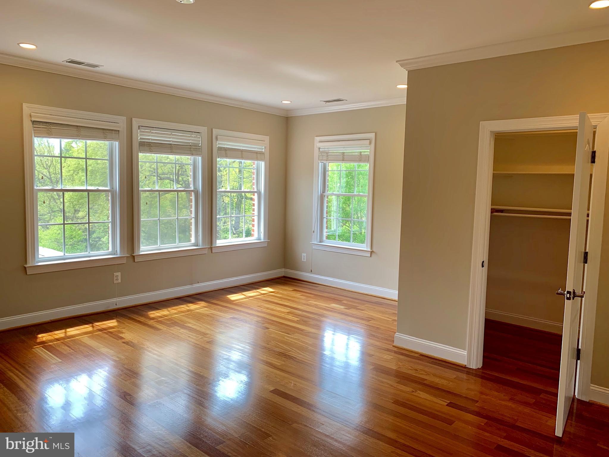 CLIFTON - Residential