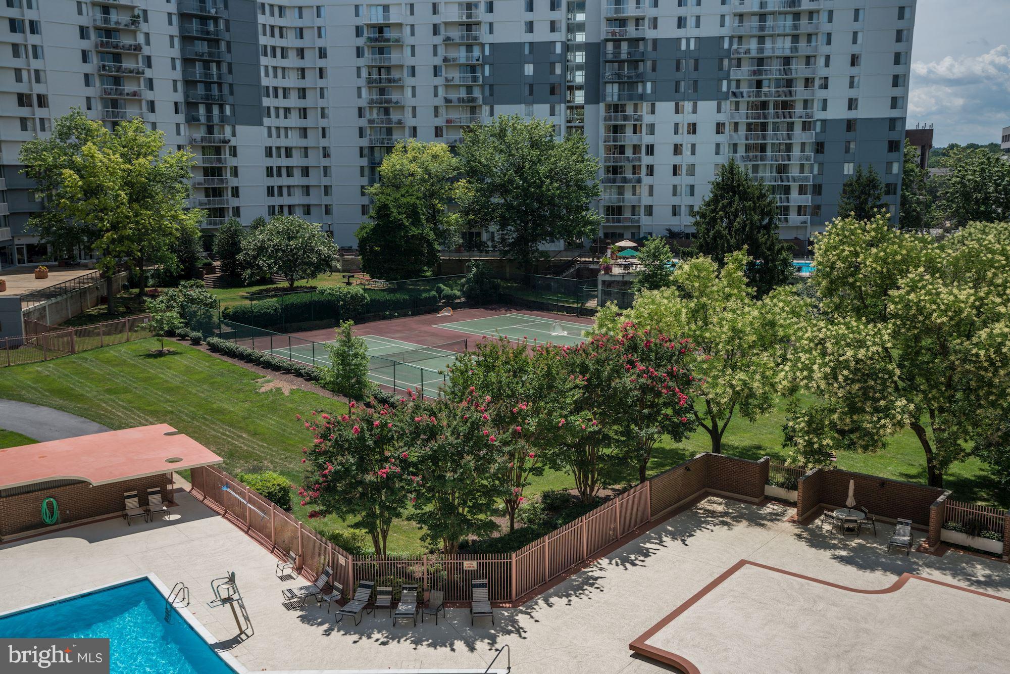 MCLEAN HOUSE - Residential