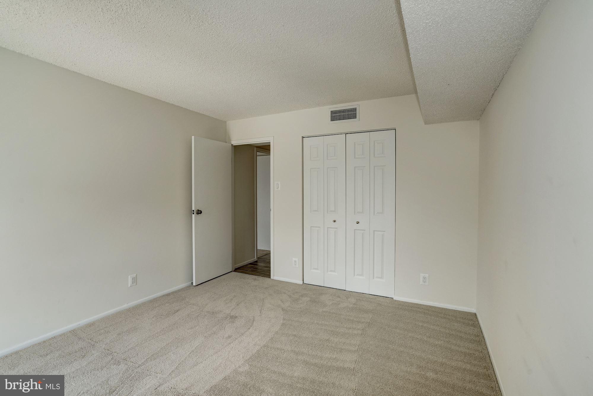 MCLEAN HOUSE - Residential