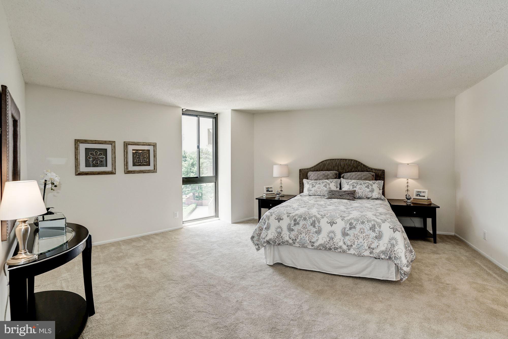 MCLEAN HOUSE - Residential