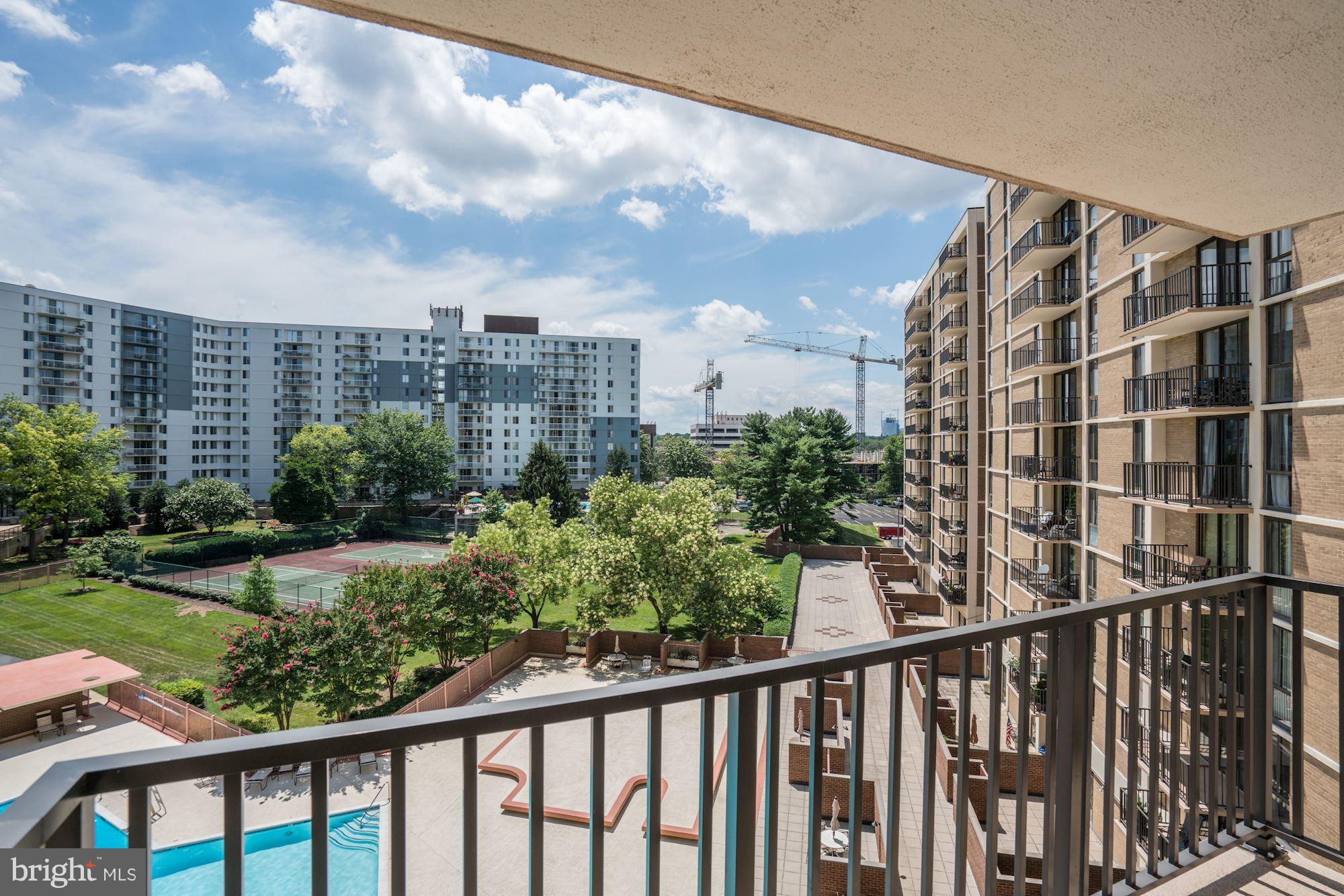 MCLEAN HOUSE - Residential