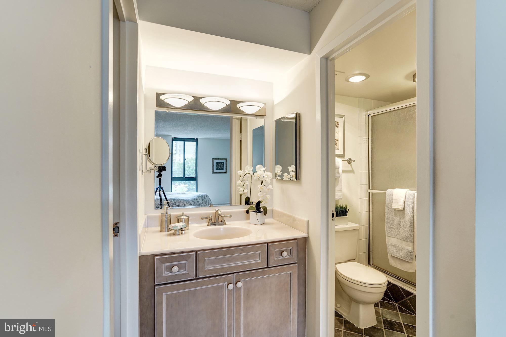 MCLEAN HOUSE - Residential