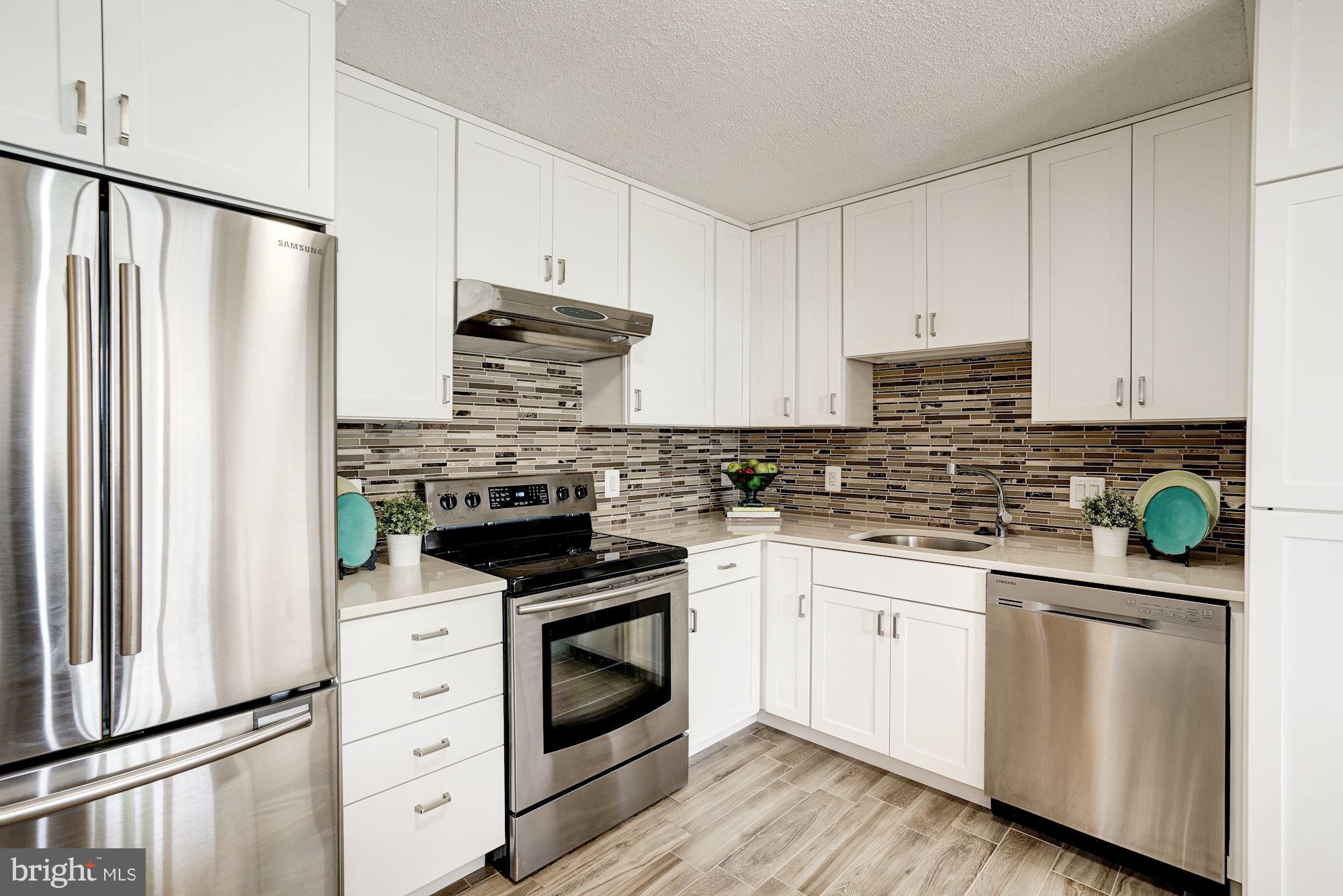 MCLEAN HOUSE - Residential