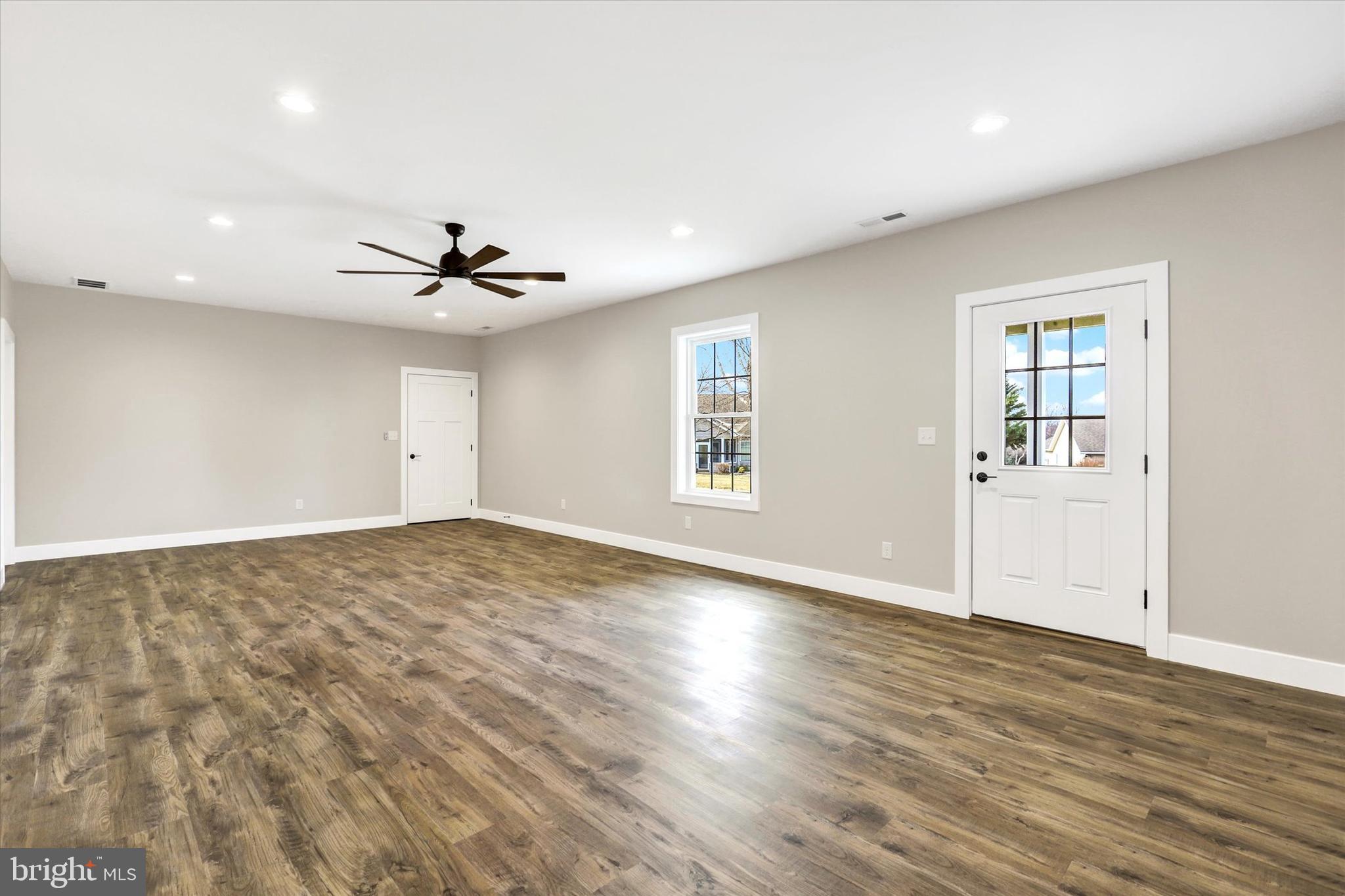 PENN NATIONAL GOLF COURSE COMMUNITY - Residential