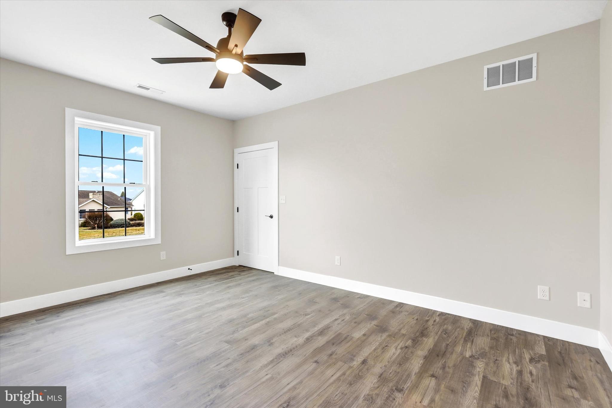 PENN NATIONAL GOLF COURSE COMMUNITY - Residential