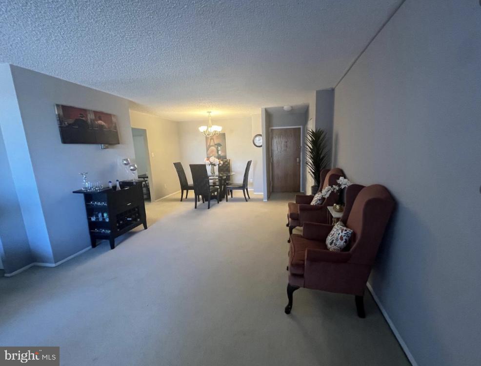 1800 OLD MEADOW ROAD 1215