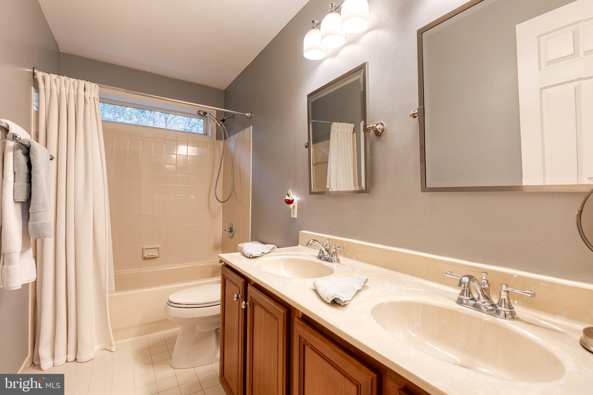 STONE MANOR - Residential