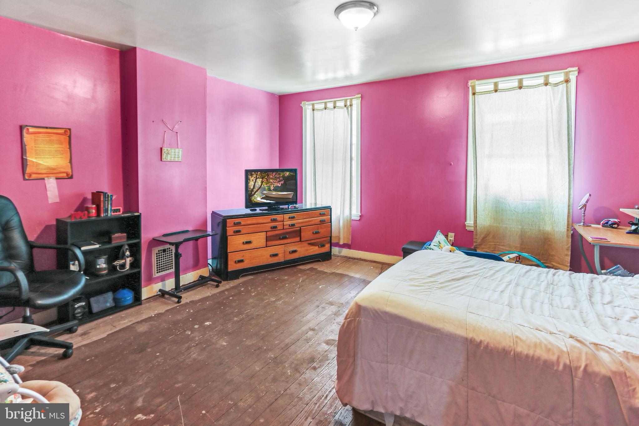 PHILADELPHIA (NORTHWEST) - Residential