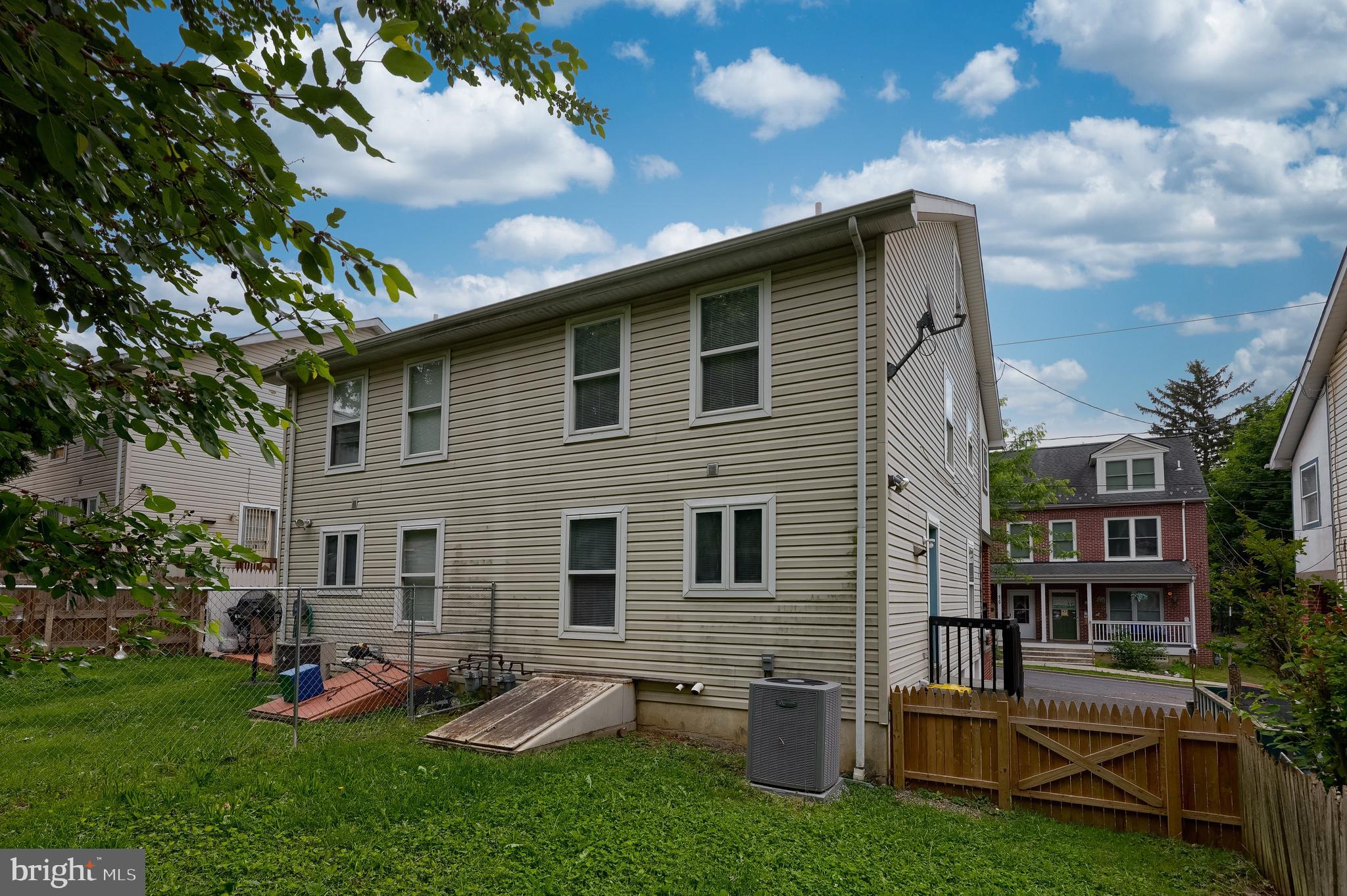 LANCASTER - Residential