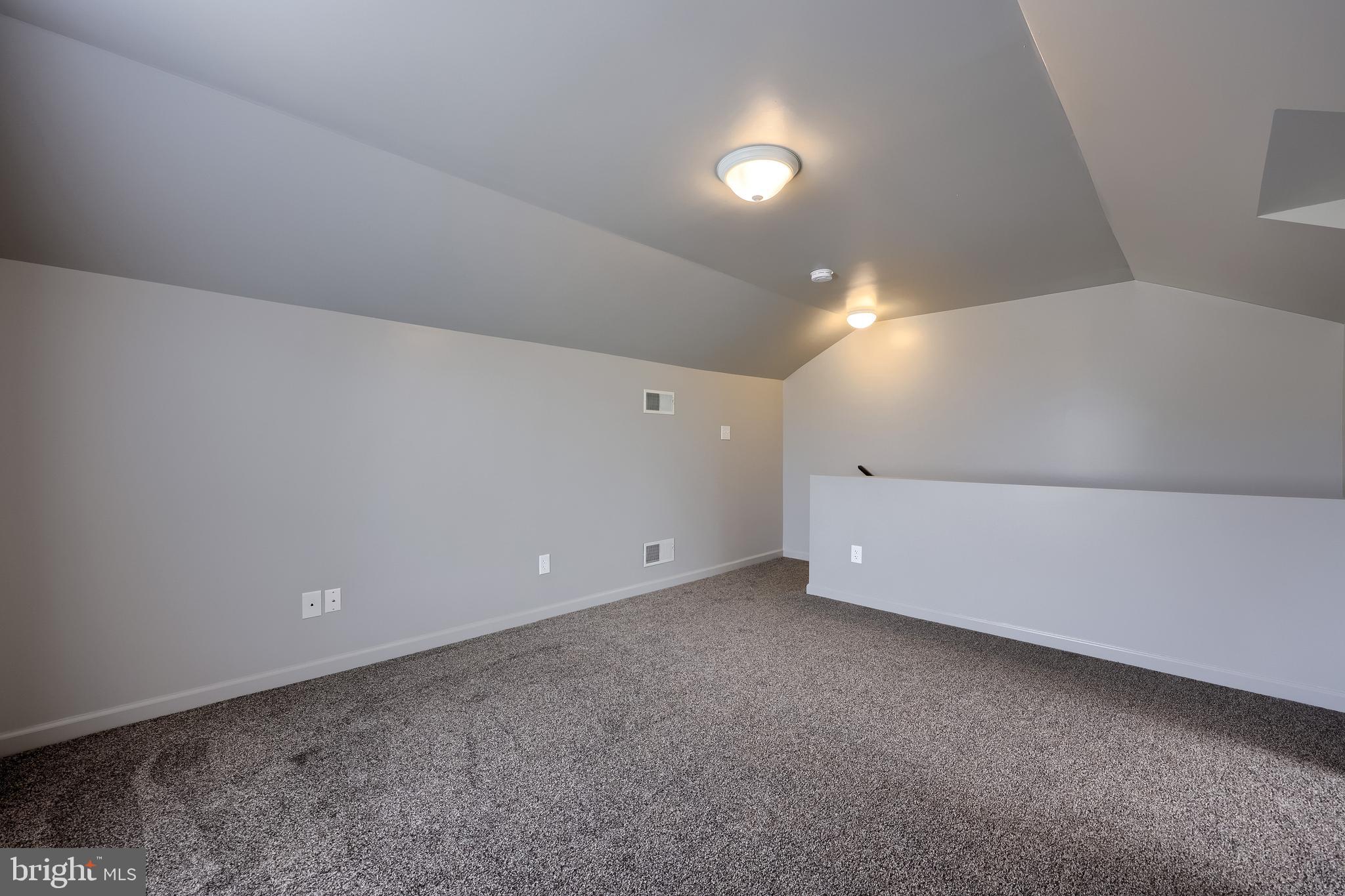 LANCASTER - Residential