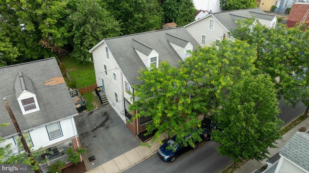 Photo of 428 Locust Street, LANCASTER, PA 17602 (MLS # PALA2070624)