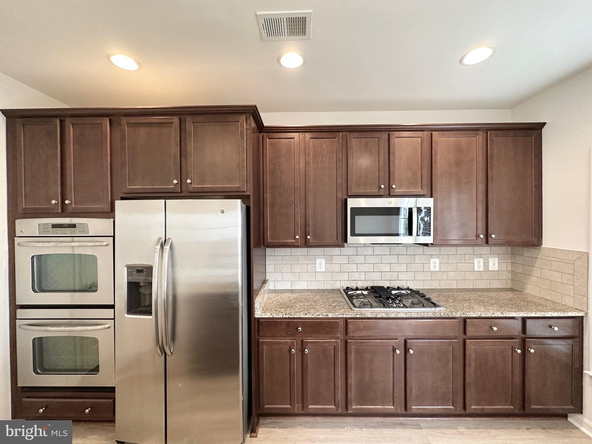 BROADLANDS STATION - Residential