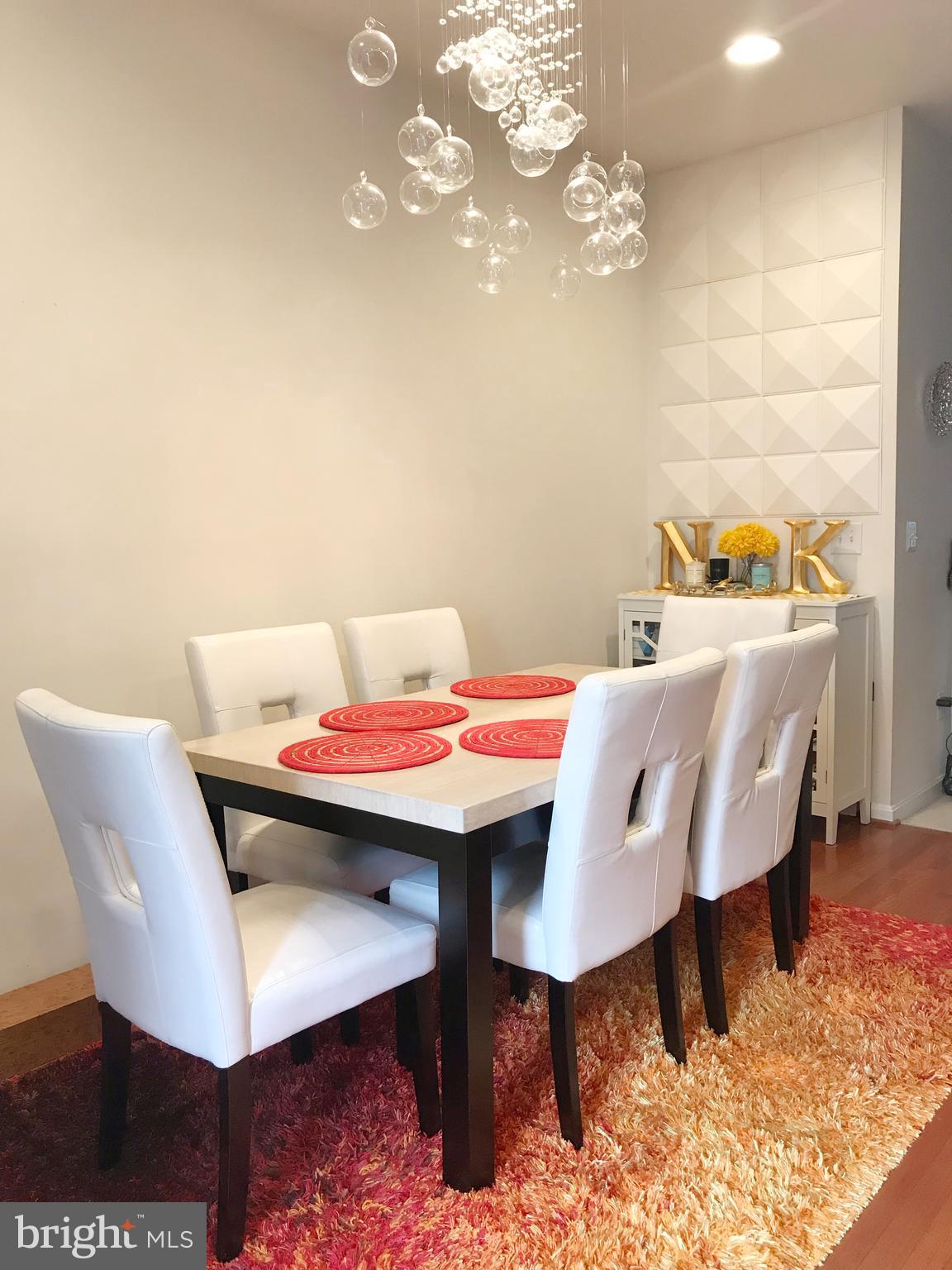 BROADLANDS STATION - Residential