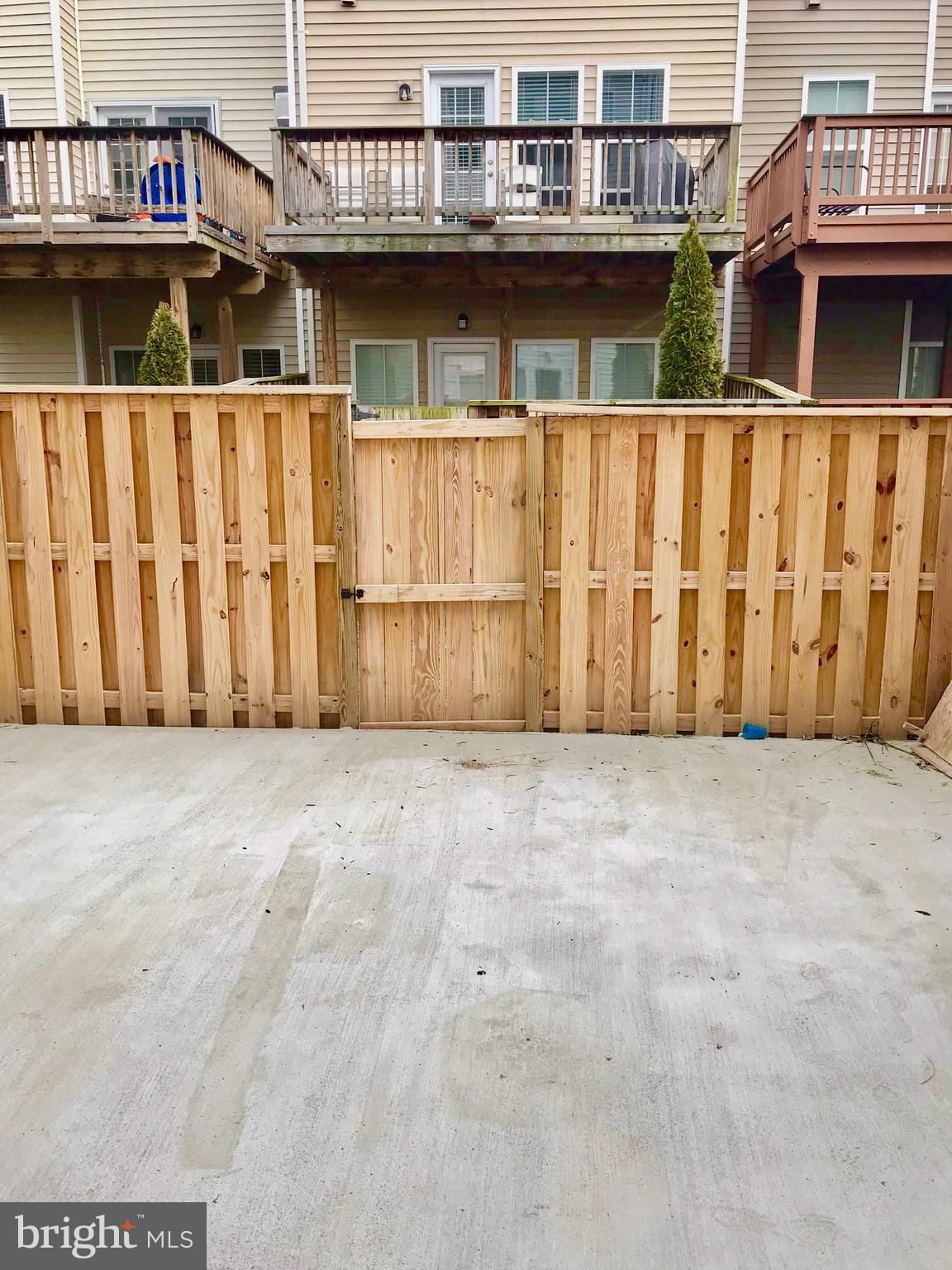 BROADLANDS STATION - Residential