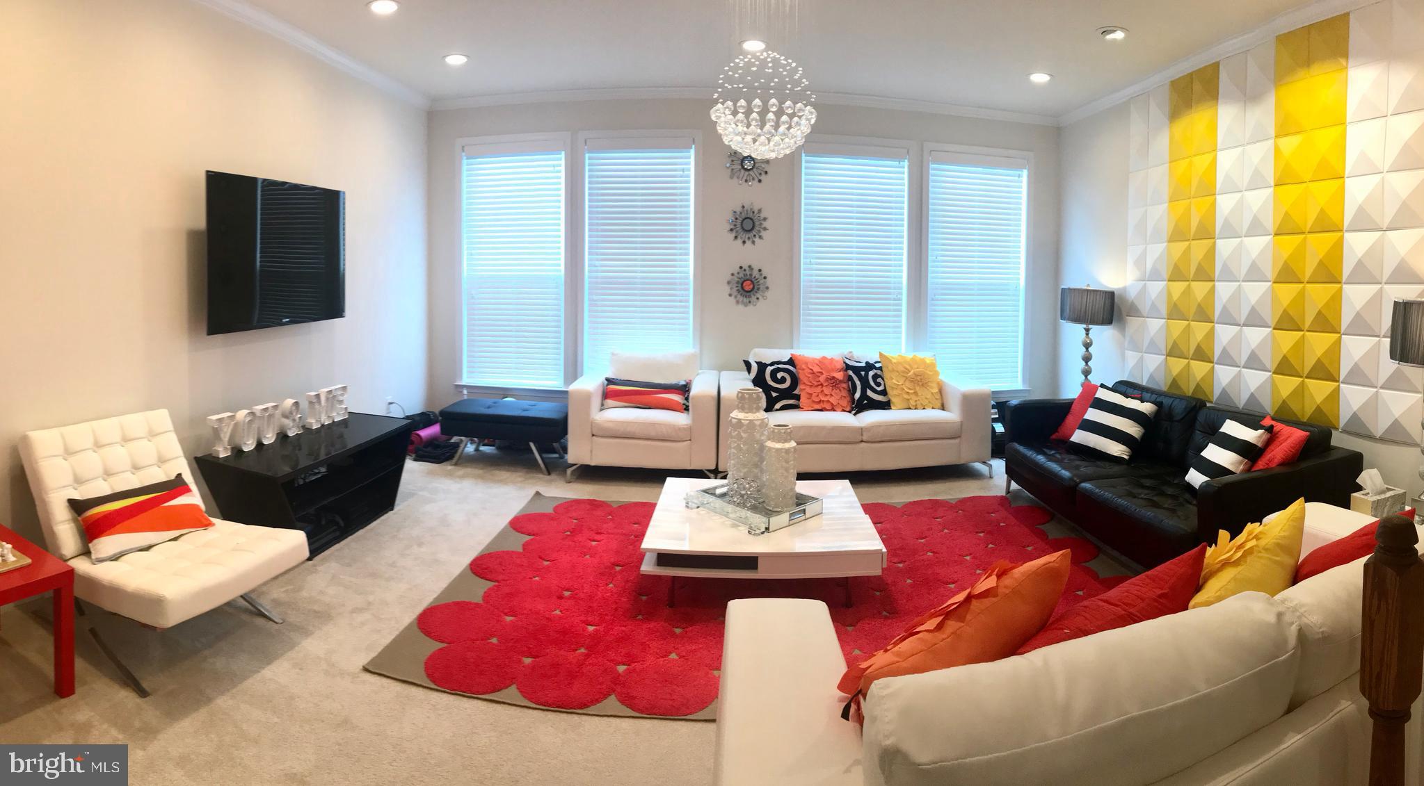 BROADLANDS STATION - Residential