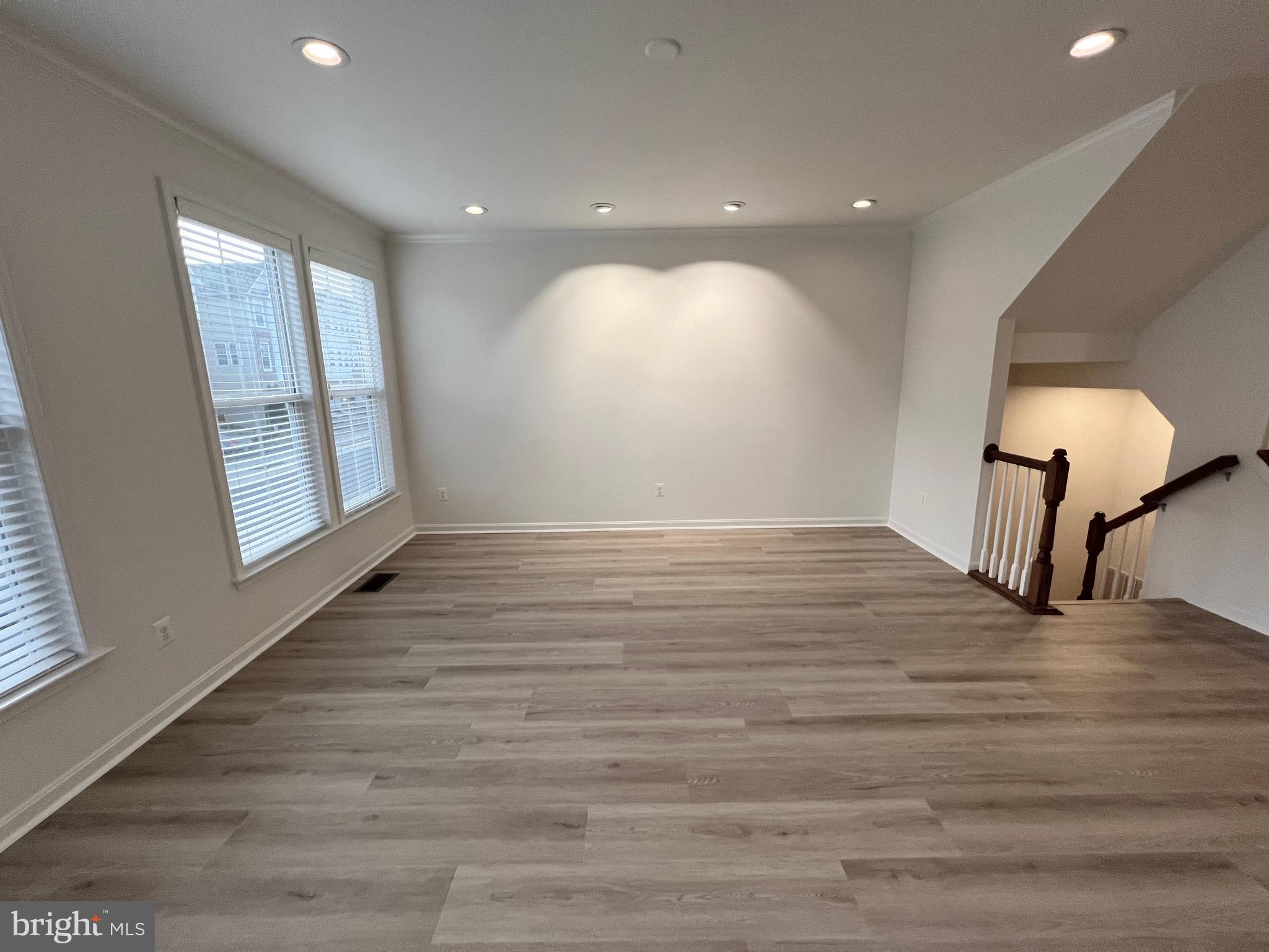 BROADLANDS STATION - Residential