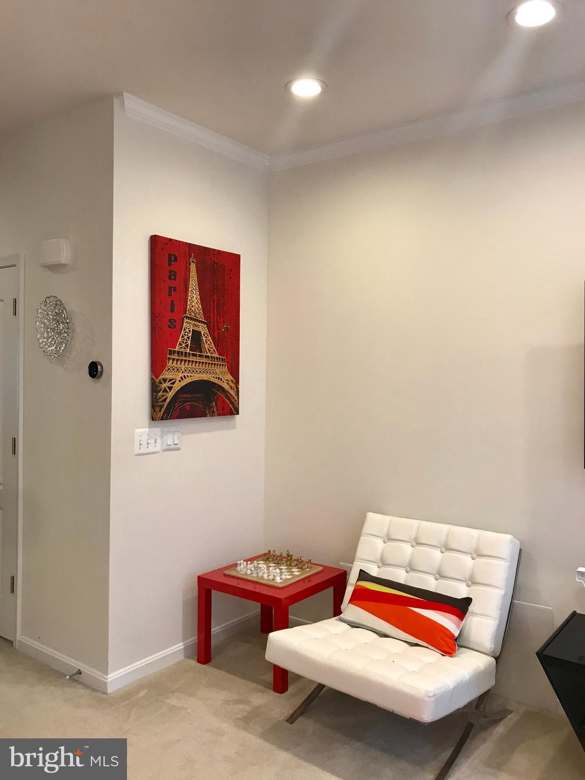 BROADLANDS STATION - Residential