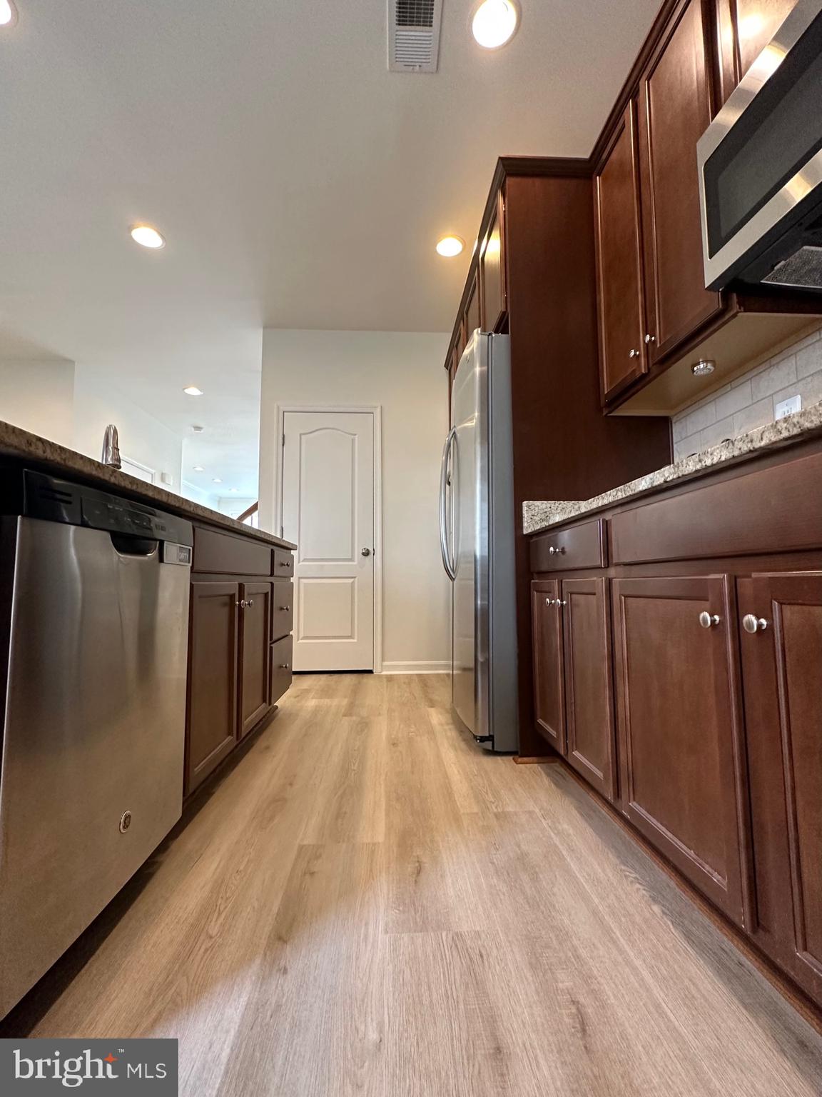 BROADLANDS STATION - Residential