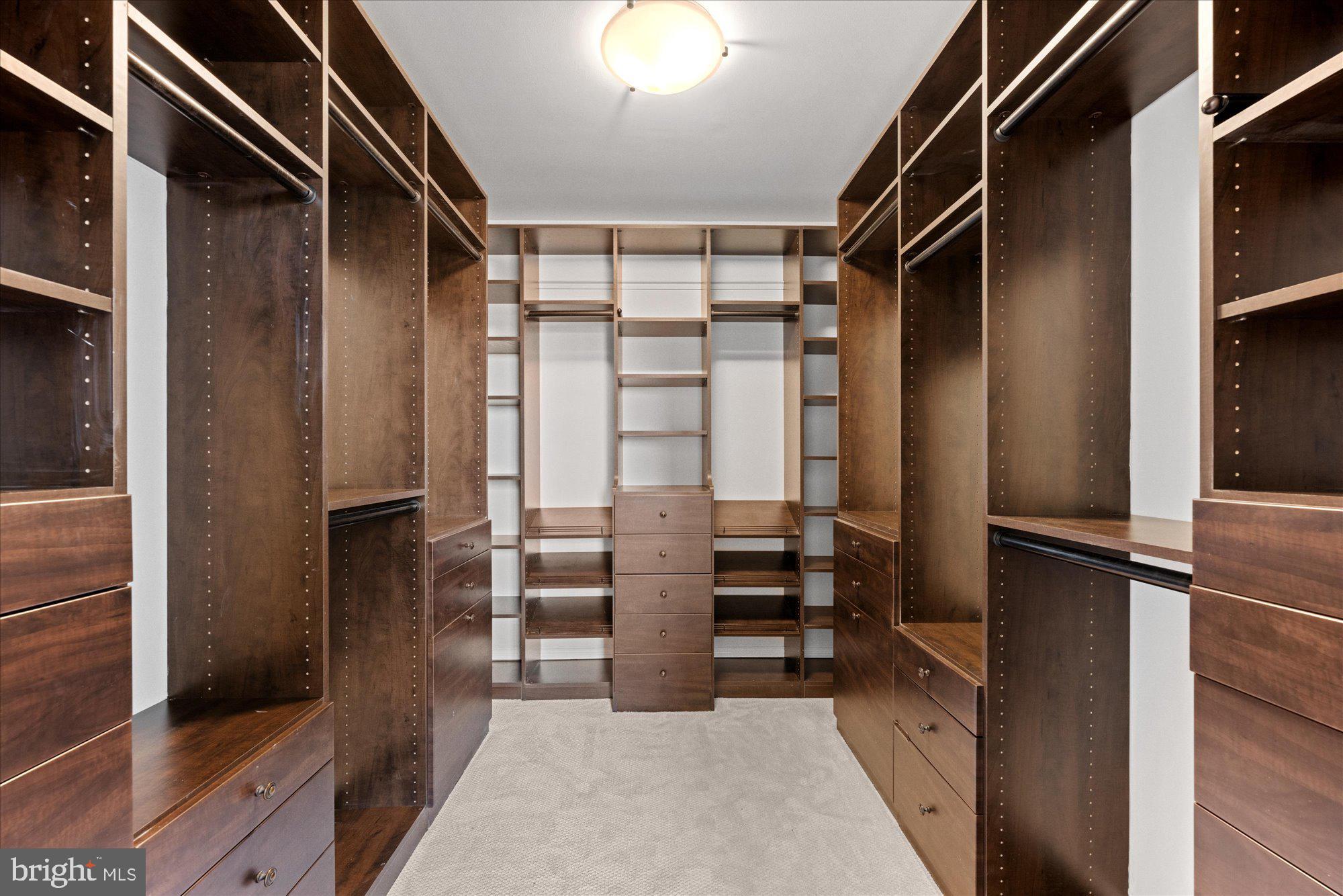 PALLADIUM AT MCLEAN - Residential