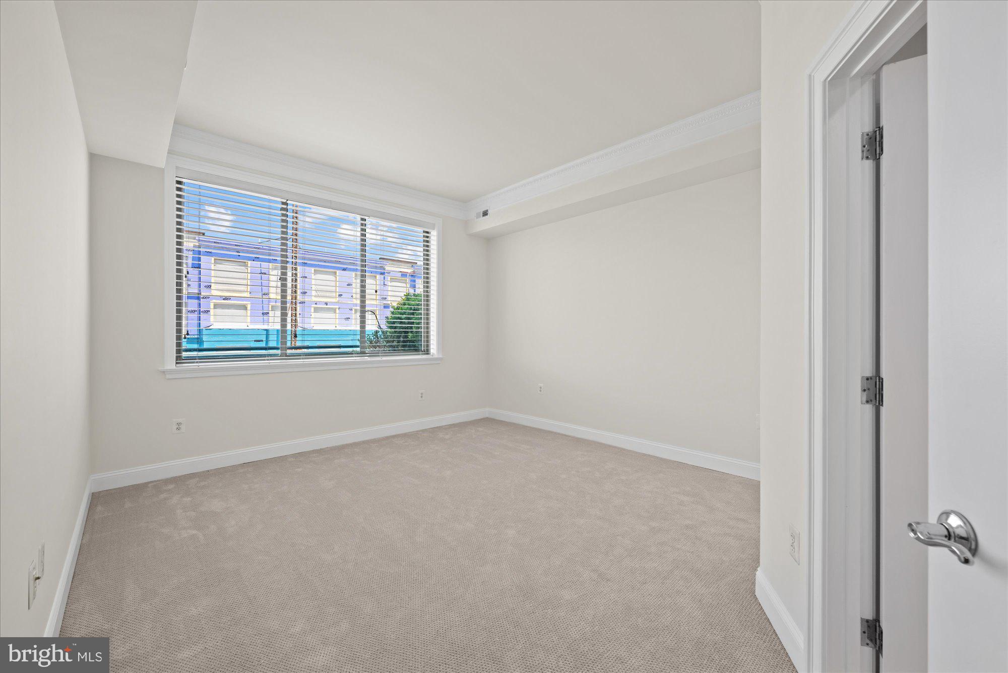 PALLADIUM AT MCLEAN - Residential