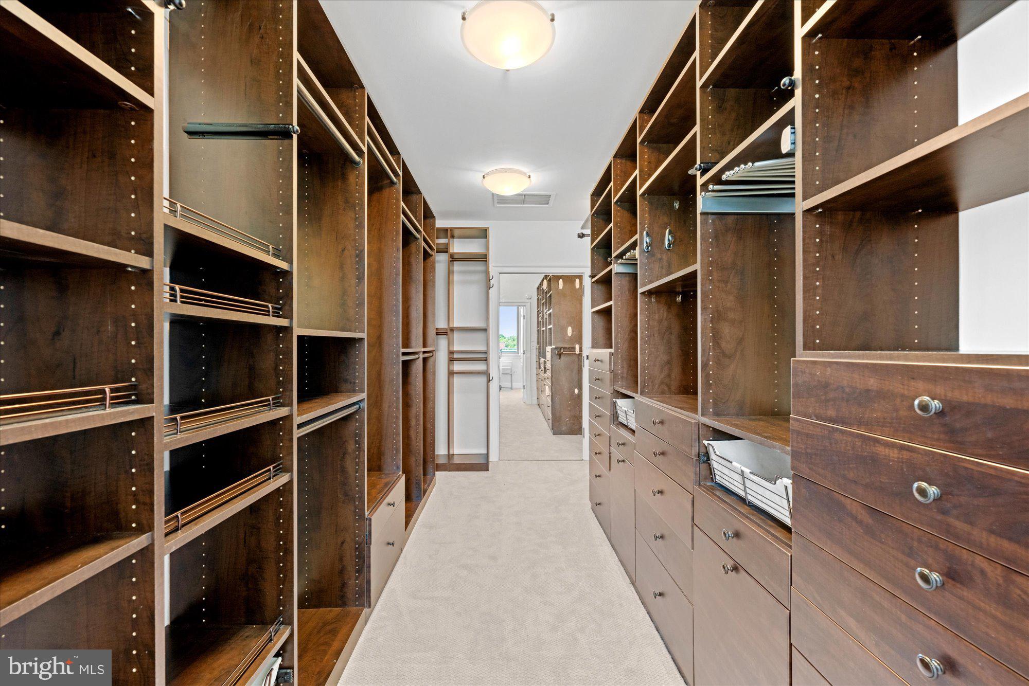 PALLADIUM AT MCLEAN - Residential