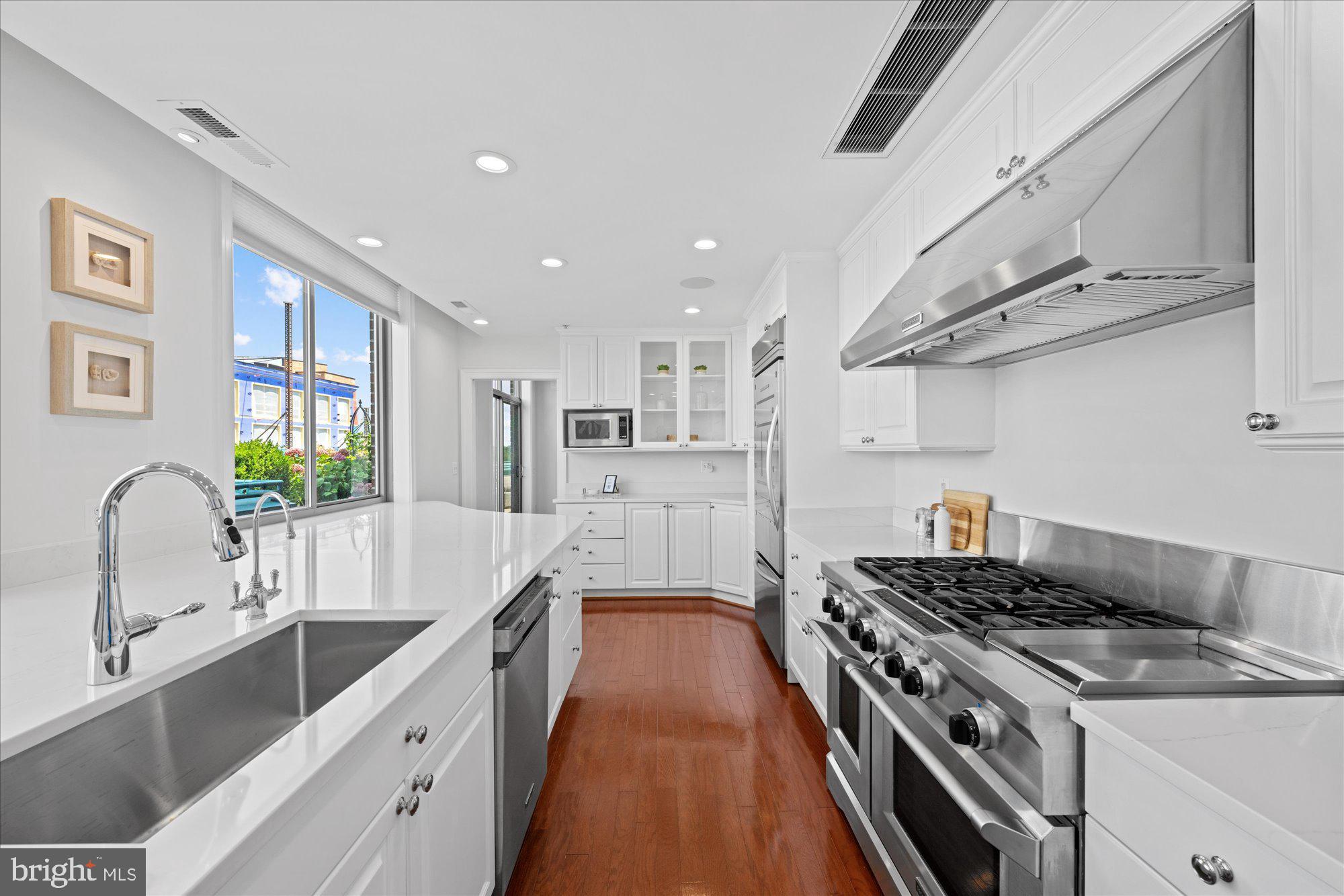 PALLADIUM AT MCLEAN - Residential