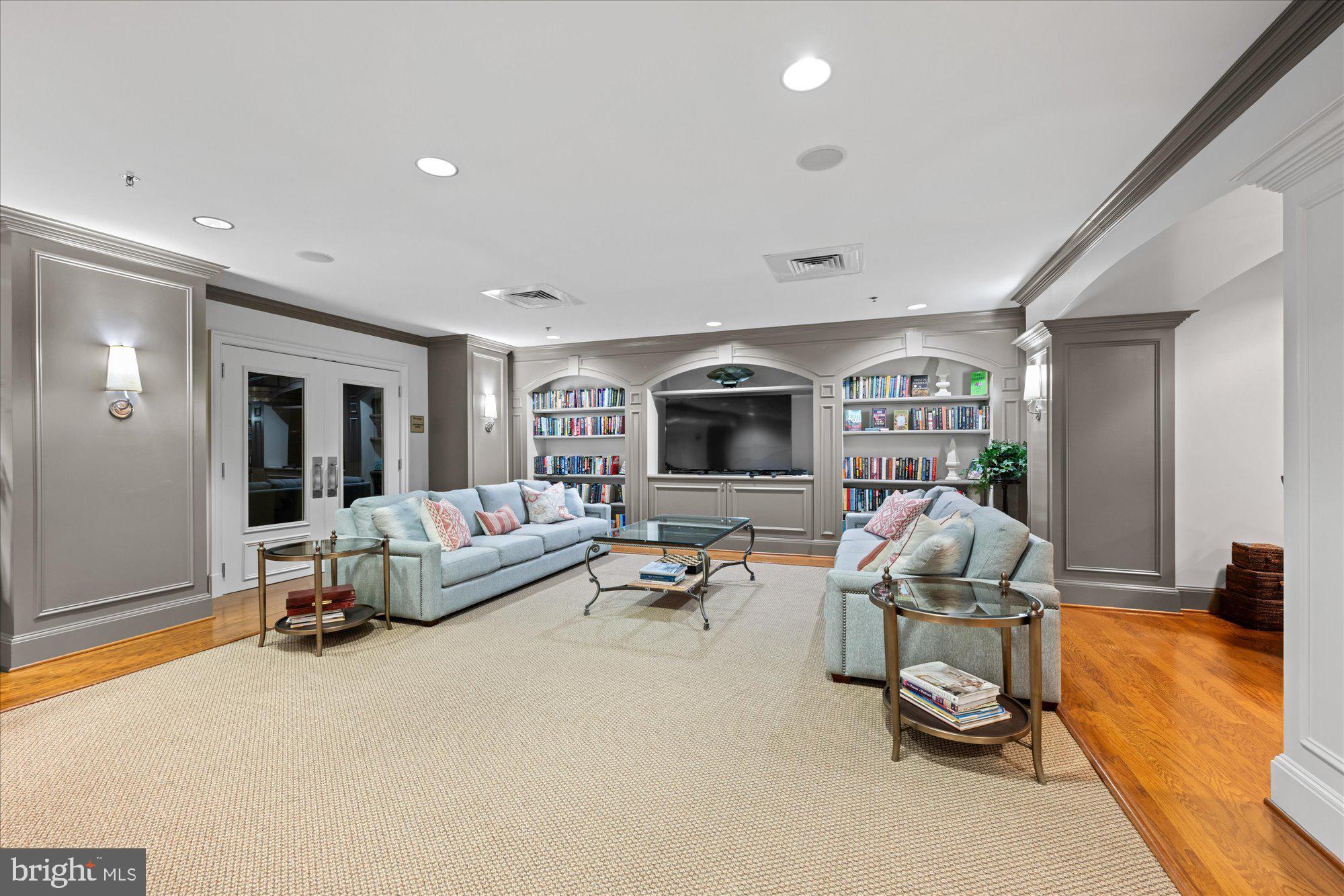 PALLADIUM AT MCLEAN - Residential