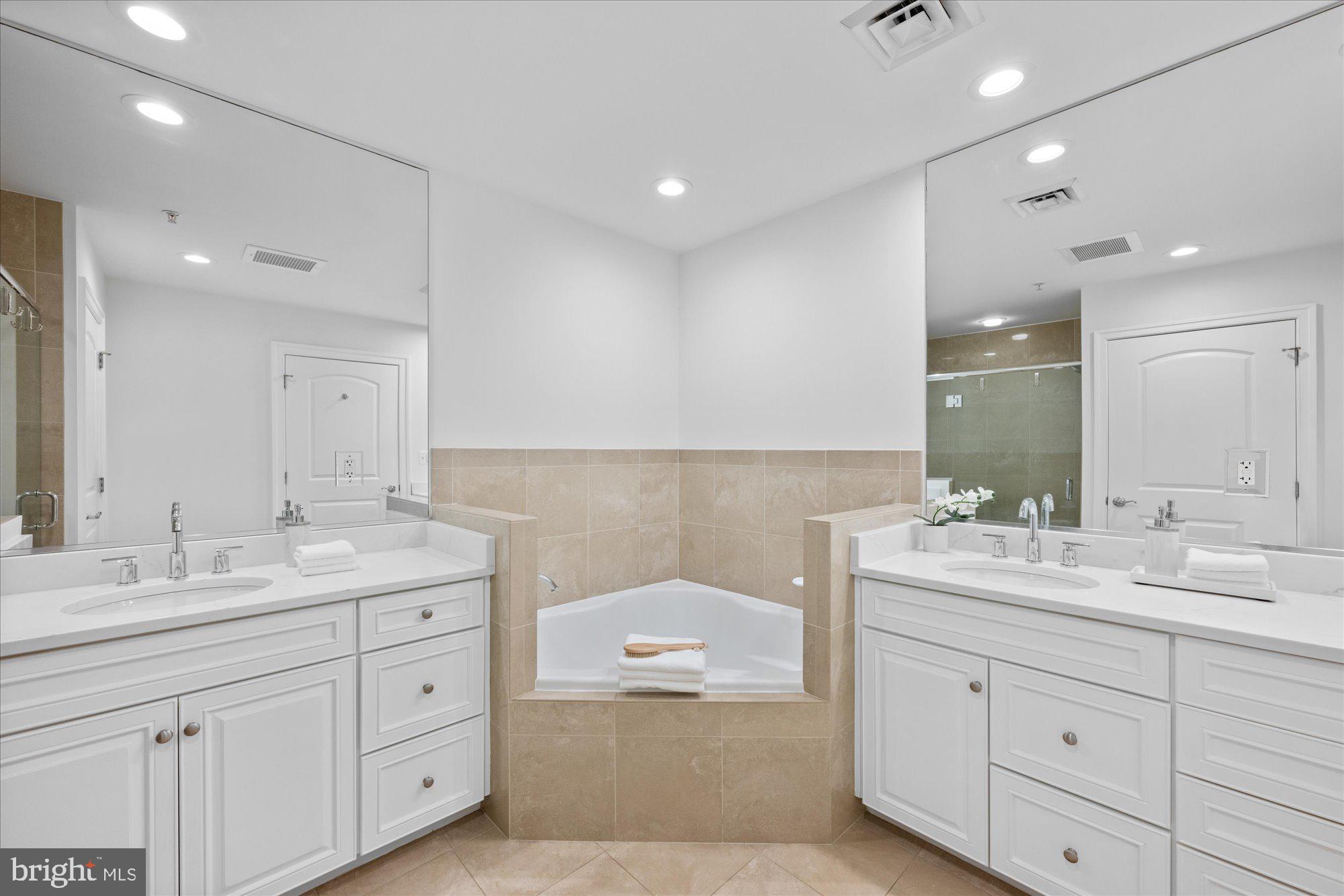 PALLADIUM AT MCLEAN - Residential