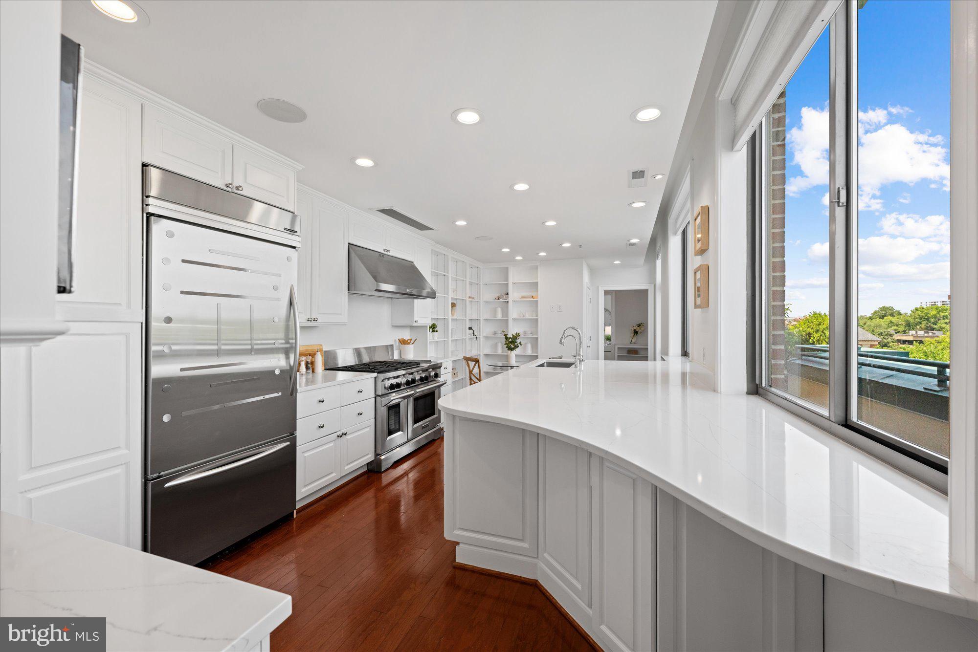 PALLADIUM AT MCLEAN - Residential