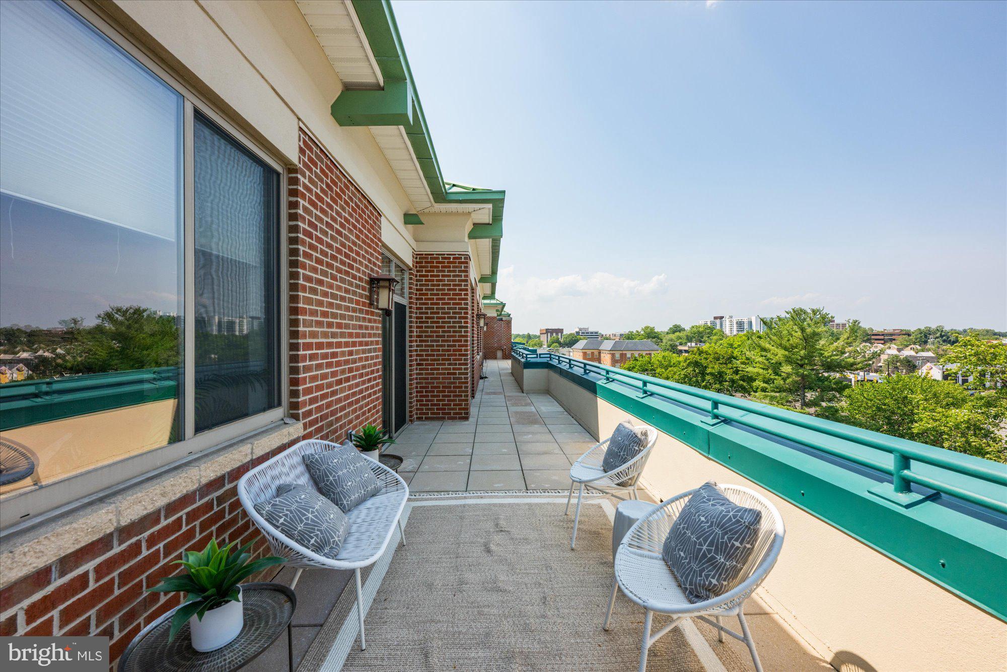 PALLADIUM AT MCLEAN - Residential