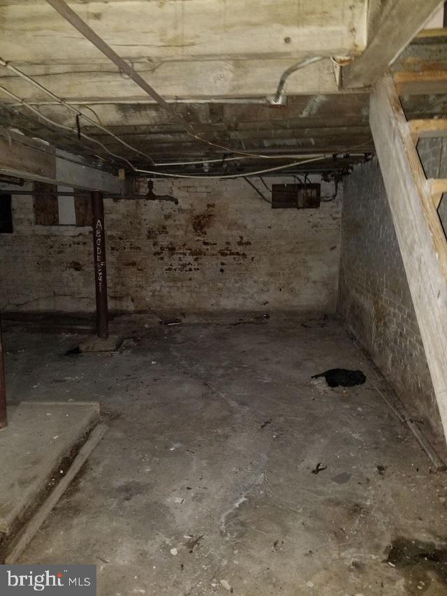 GARWYN OAKS - Residential