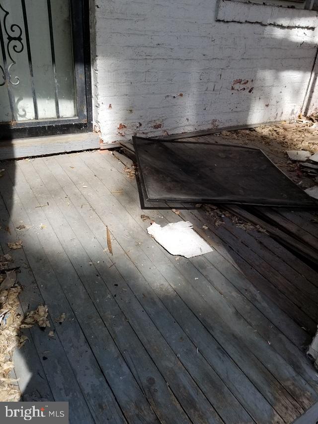 GARWYN OAKS - Residential