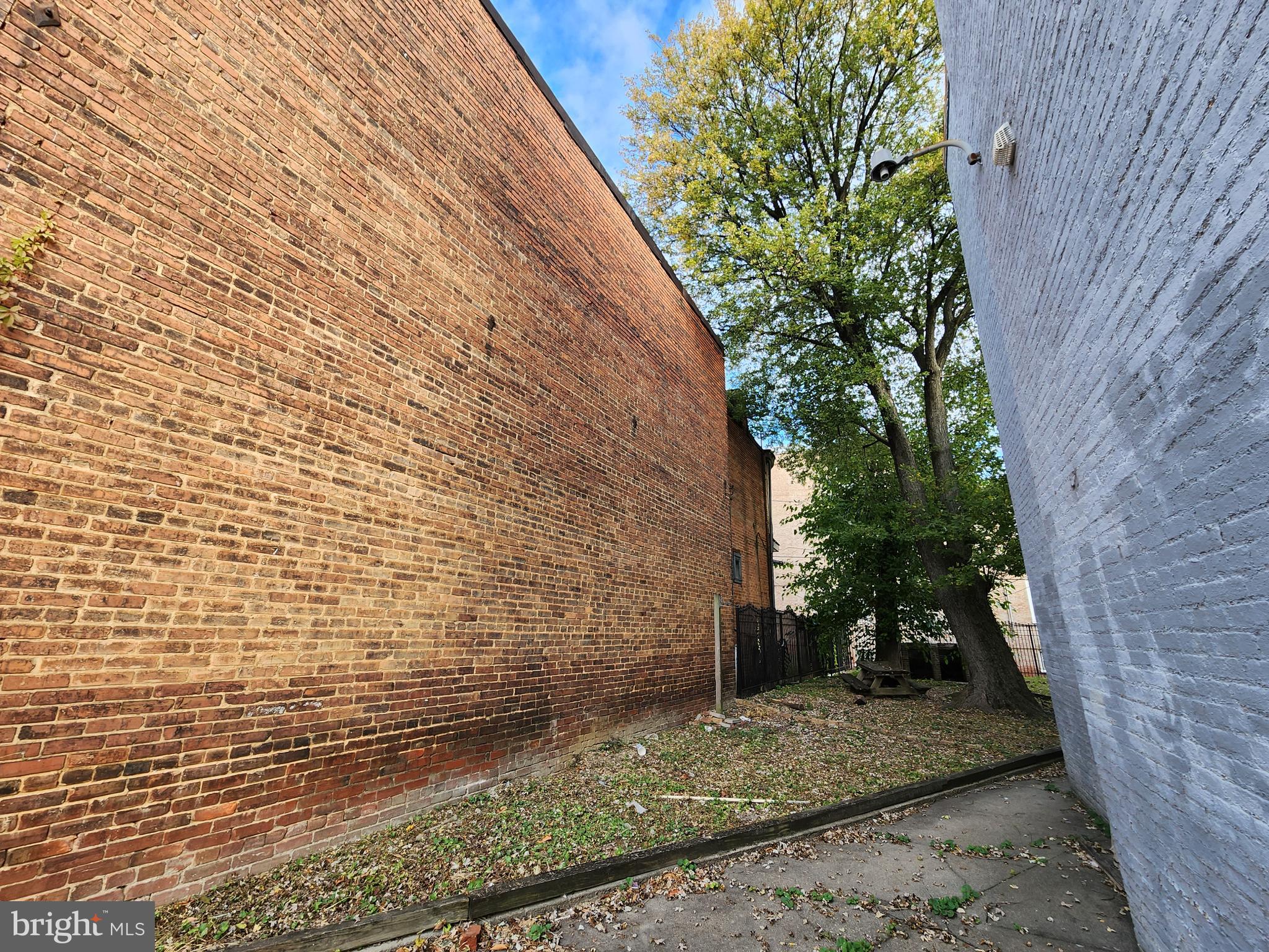 MONDAWMIN - Residential