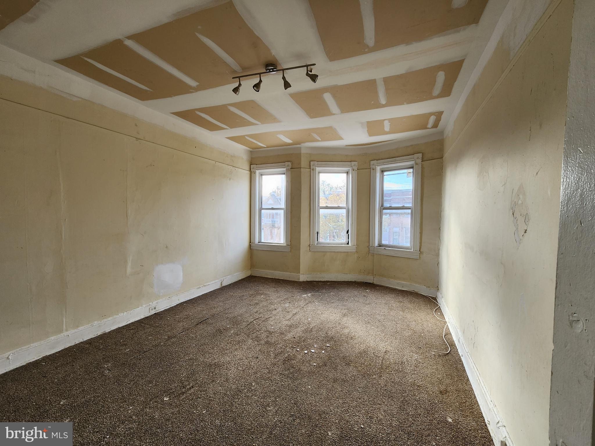 MONDAWMIN - Residential