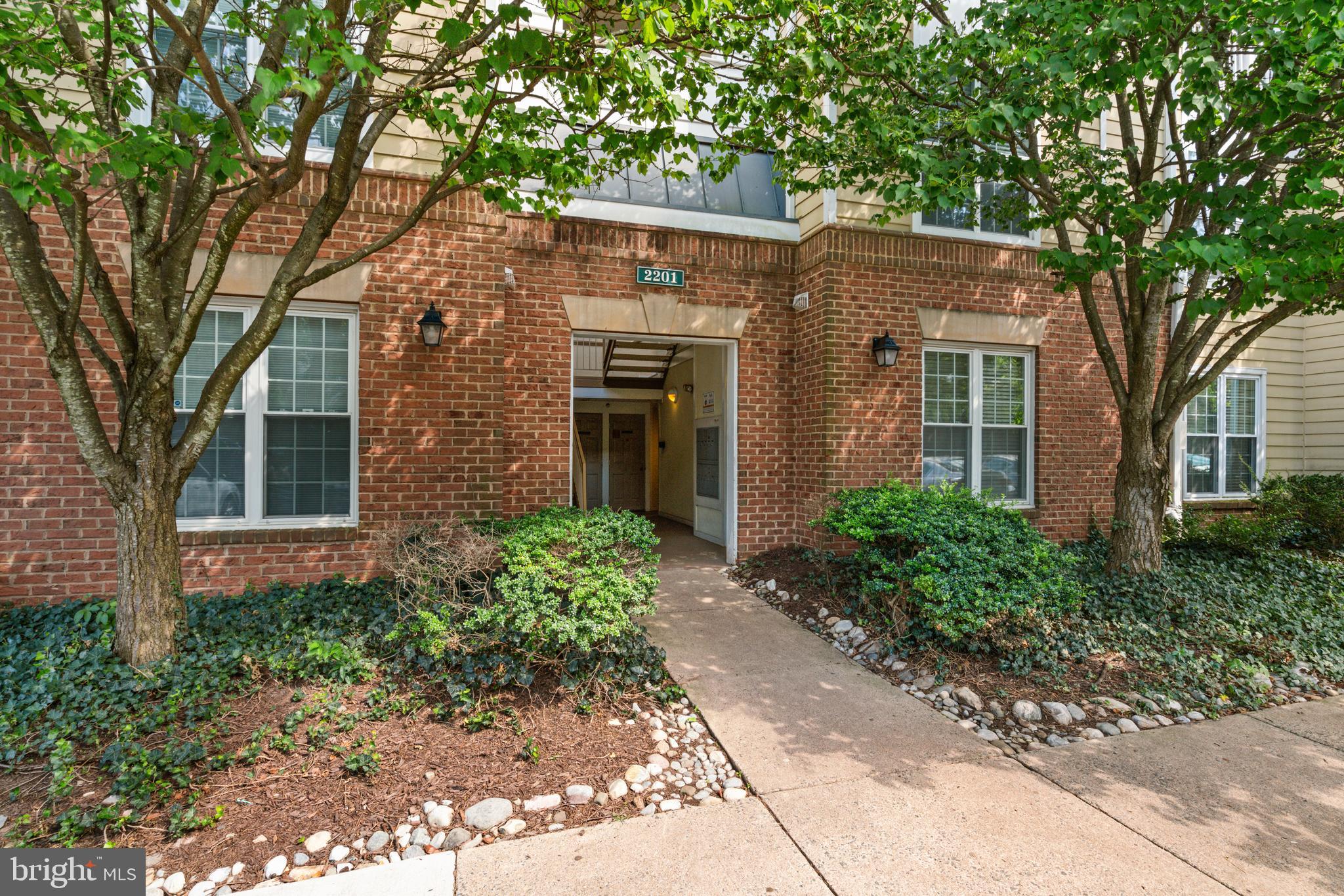 2201 WESTCOURT LANE 302