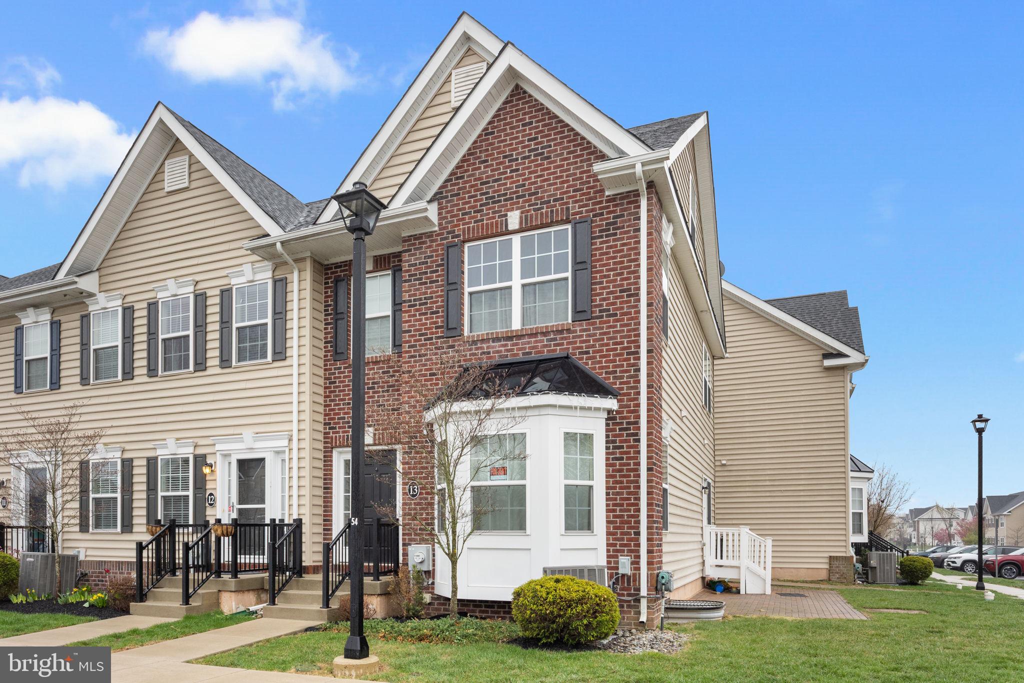 CARRIAGE HILL - Residential Lease