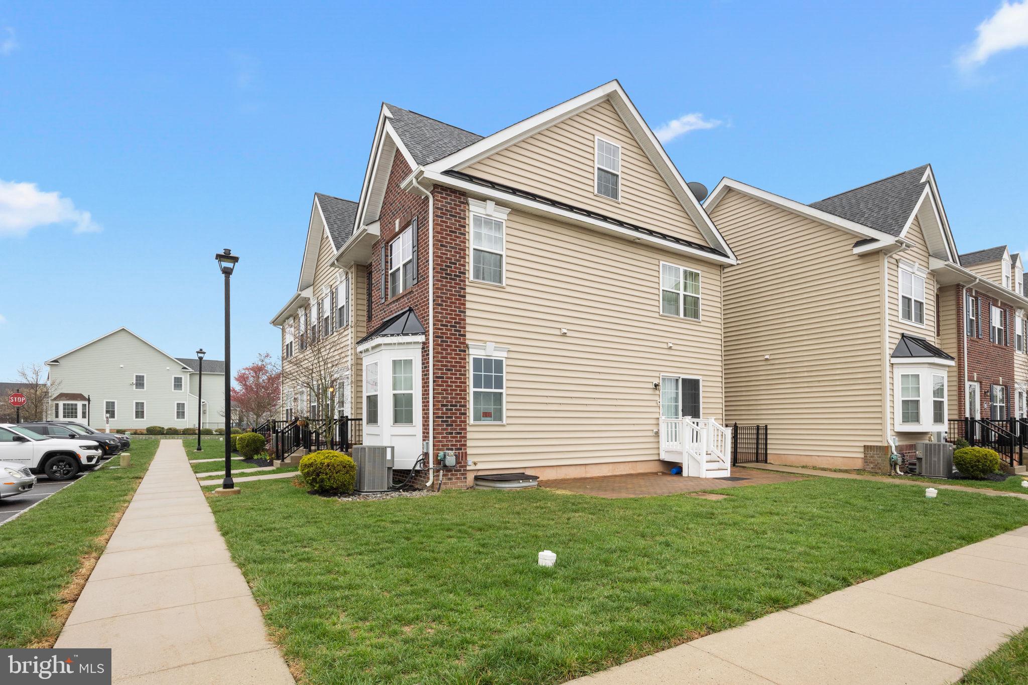 CARRIAGE HILL - Residential Lease