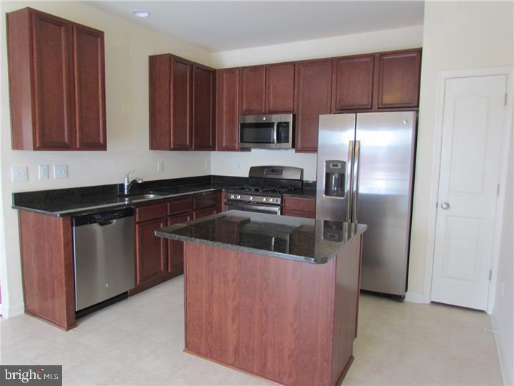 CARRIAGE HILL - Residential Lease