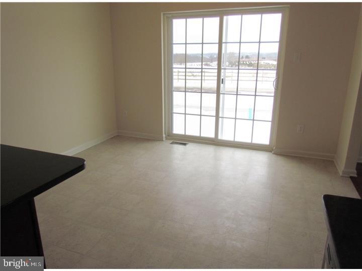 CARRIAGE HILL - Residential Lease