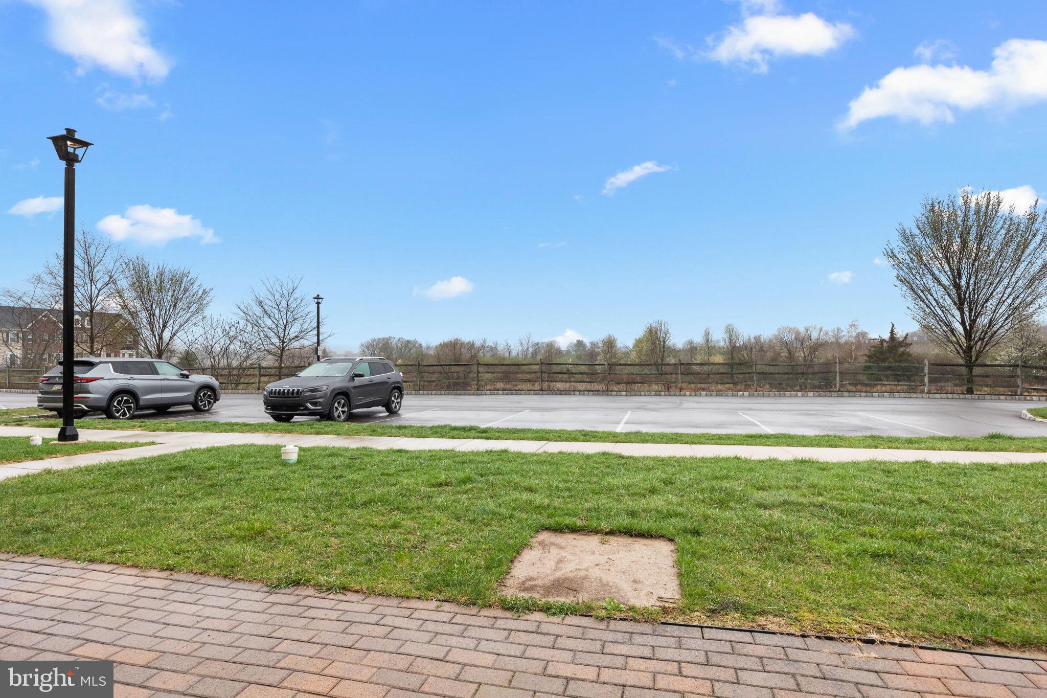 CARRIAGE HILL - Residential Lease