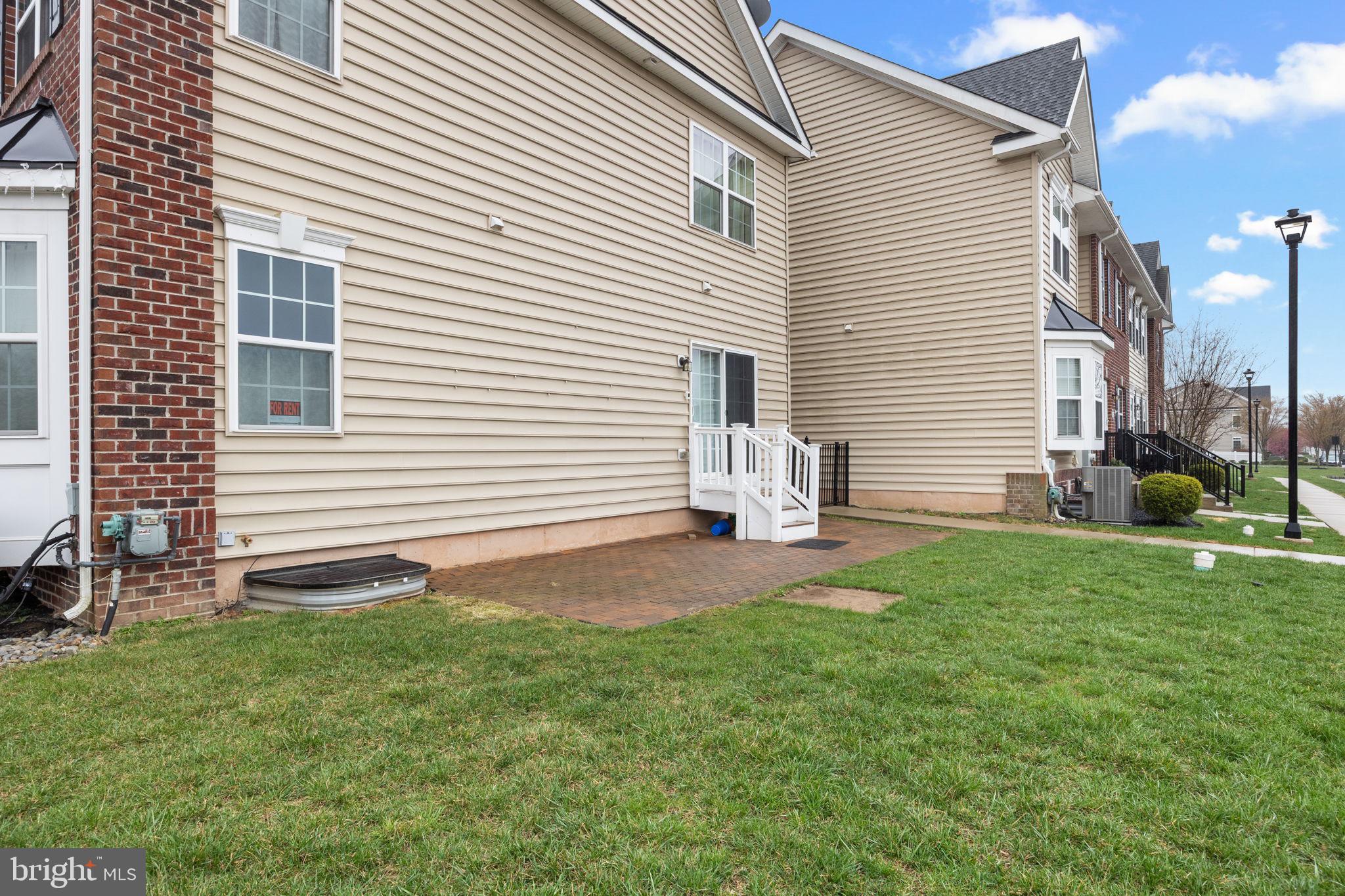 CARRIAGE HILL - Residential Lease