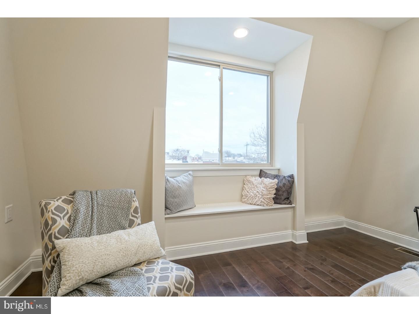 POINT BREEZE - Residential