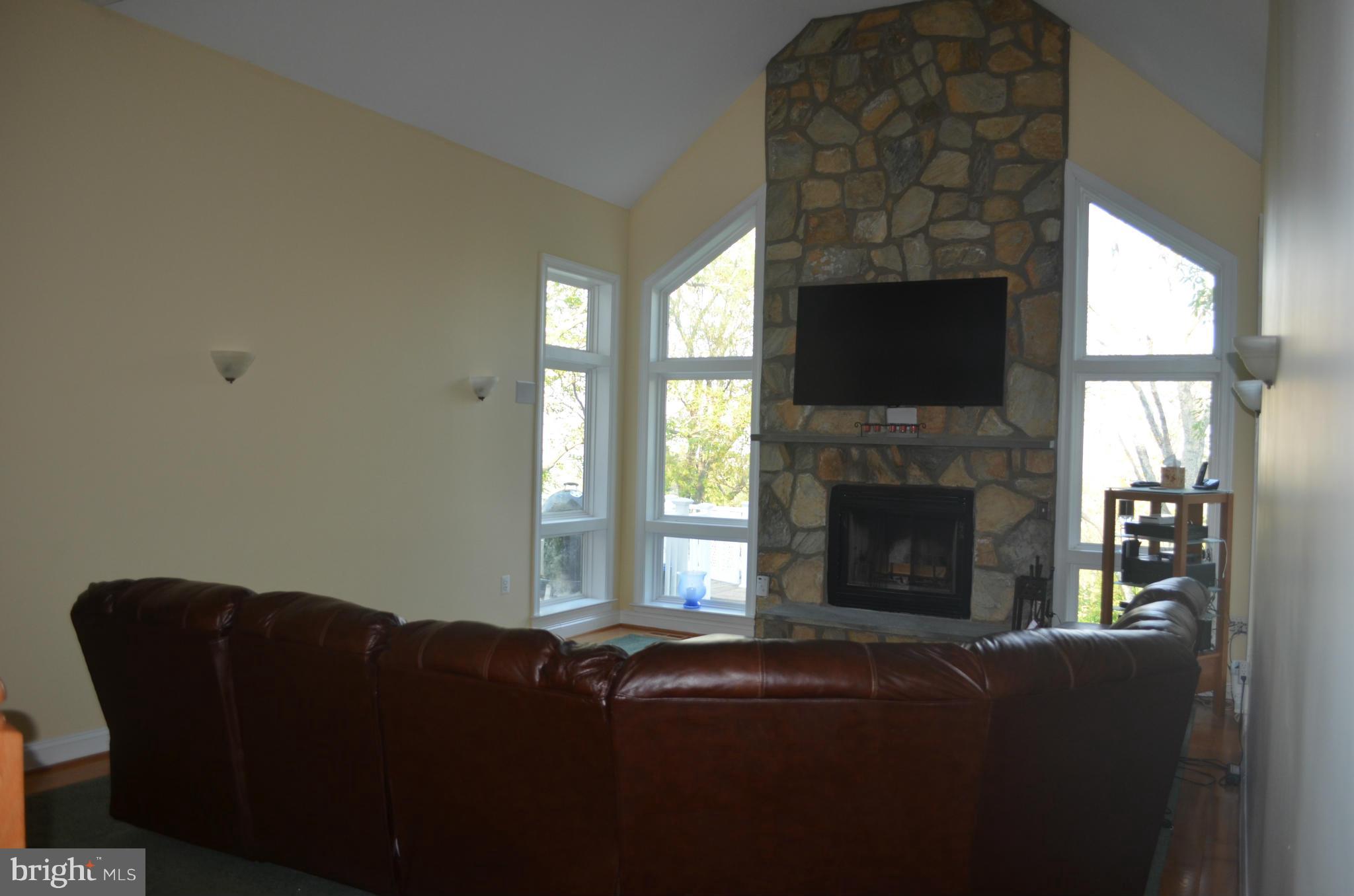 BULL RUN MOUNTAIN ESTATE - Residential