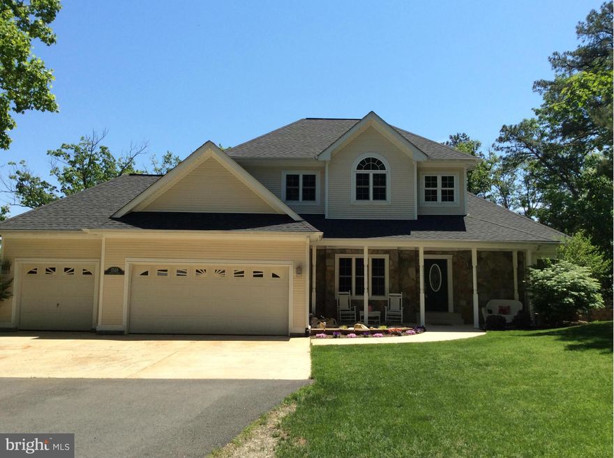 MOTIVATED SELLERS! CUSTOM HOME ON BULL RUN MTN. 3 CAR GARAGE PLUS SHED FOR ADDT'L STORAGE. CHEFS KIT, DBL OVENS,SS APPL, GRANITE, ISLAND W/COOKTOP, BAR & LG EAT-IN KIT. GREAT ROOM W/CATHEDRAL CEILINGS, FIREPLACE, GREAT VIEWS, HARDWOODS, POND, RAISED BEDS, ON 2+ ACRES. STATE ROADS, VERIZON FIOS. 8000 WATT GEN & $5K CLOSING COST CREDIT FOR FULL PRICE OFFER RECEIVED BY 6/30/2015.